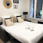 Tour Eiffel Apartment 2